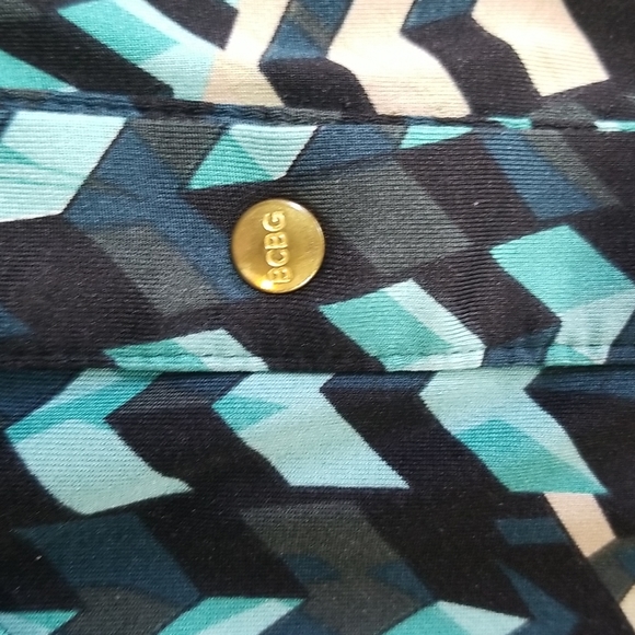 MCMGMAXAZRIA Green Black White Sleeveless Shirt with front pockets - Picture 6 of 14